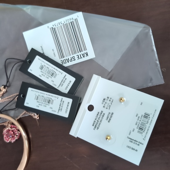 Kate Spade - Scarlet Blooms Set - Pendant, Earrings, & Bracelet - Picture 6 of 6